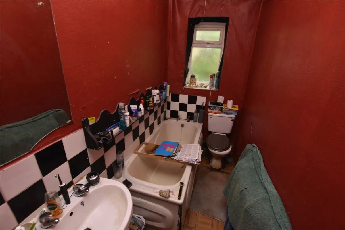 Oakworth Road, Keighley, West Yorkshire, BD21 1QH - Online Auctions