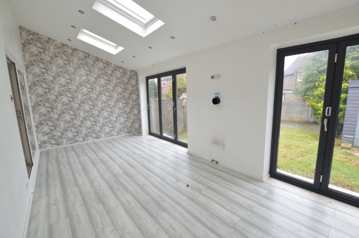 Otley Old Road, Leeds, West Yorkshire, LS16 6LQ - Online Auctions