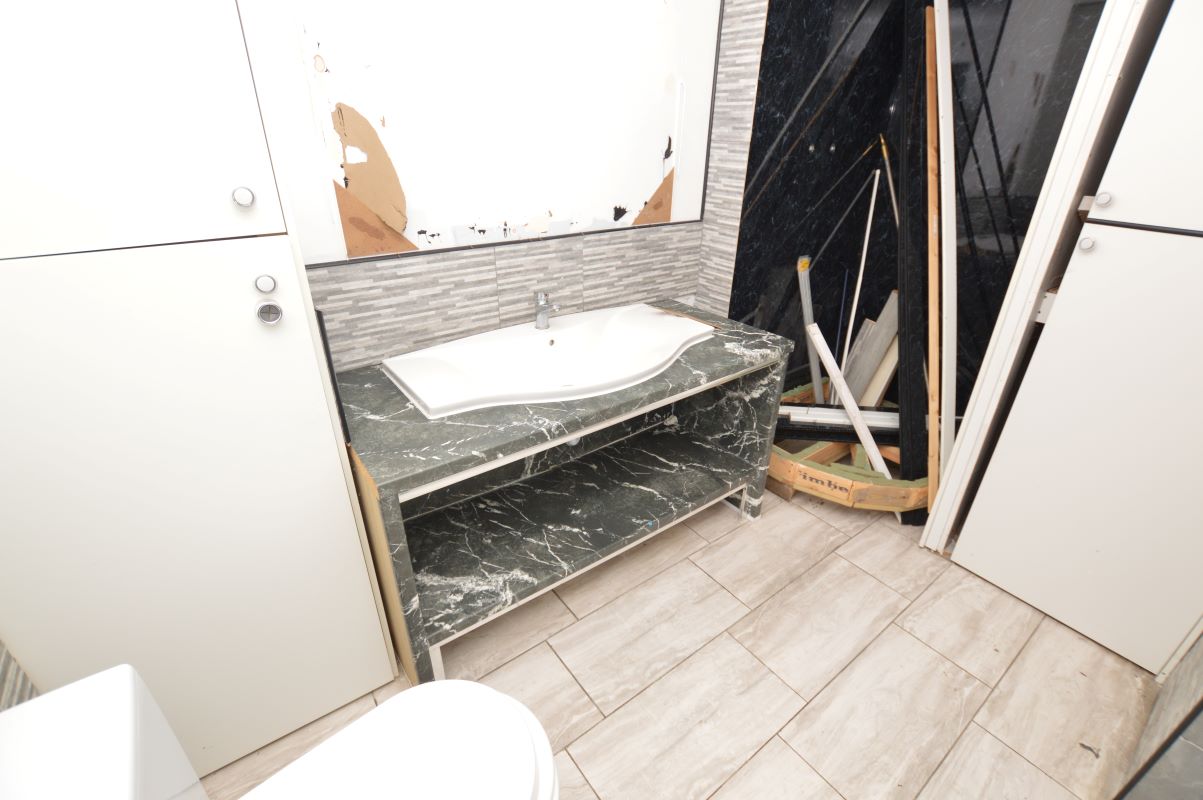 Otley Old Road, Leeds, West Yorkshire, LS16 6LQ - Online Auctions