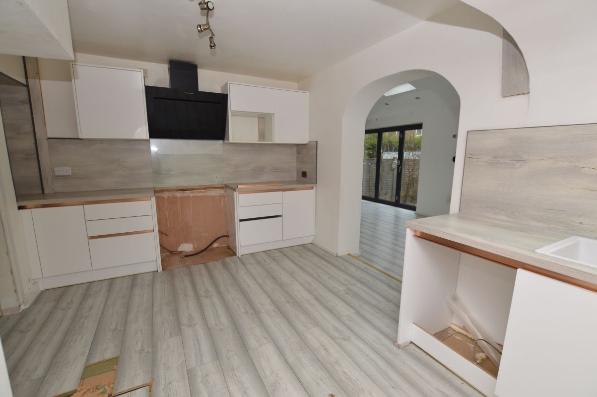 Otley Old Road, Leeds, West Yorkshire, LS16 6LQ - Online Auctions