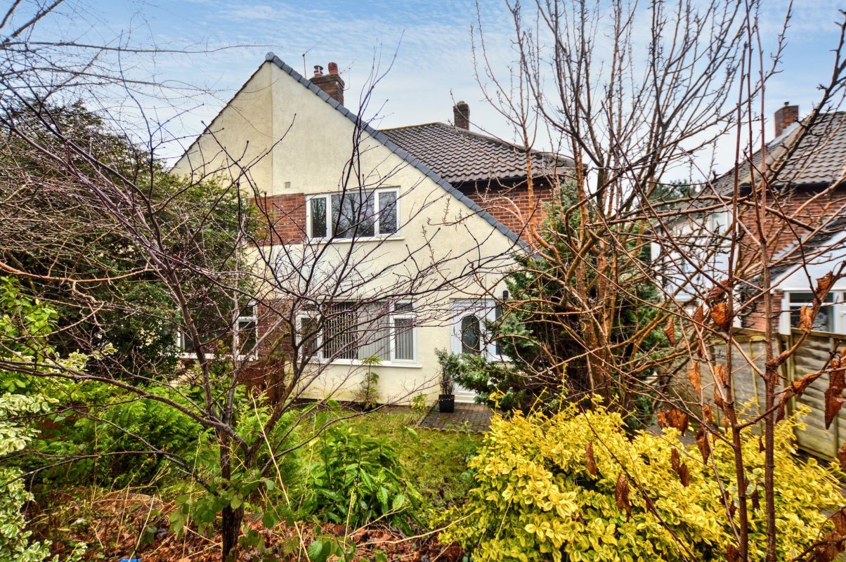 Otley Old Road, Leeds, West Yorkshire, LS16 6LQ - Online Auctions