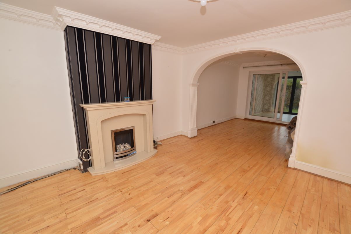 Otley Old Road, Leeds, West Yorkshire, LS16 6LQ - Online Auctions