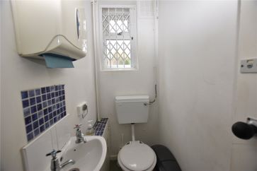 Property for Auction in West Yorkshire - 9 Foxcroft Close, Leeds, West Yorkshire LS6 3NT