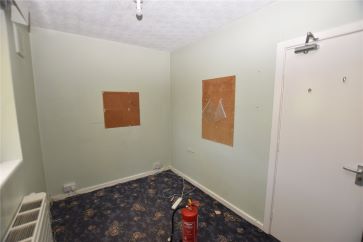 Property for Auction in West Yorkshire - 9 Foxcroft Close, Leeds, West Yorkshire LS6 3NT