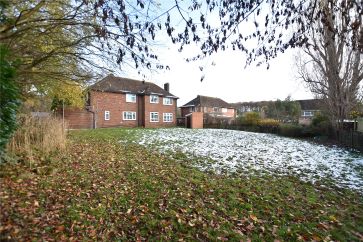 Property for Auction in West Yorkshire - 9 Foxcroft Close, Leeds, West Yorkshire LS6 3NT
