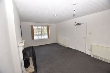 Property for Auction in West Yorkshire - 9 Foxcroft Close, Leeds, West Yorkshire LS6 3NT
