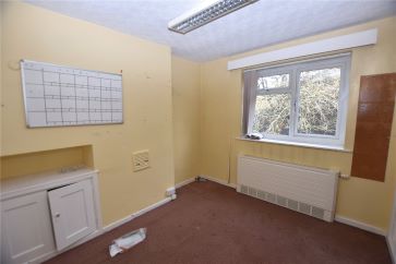 Property for Auction in West Yorkshire - 9 Foxcroft Close, Leeds, West Yorkshire LS6 3NT
