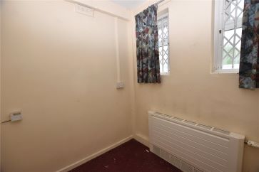 Property for Auction in West Yorkshire - 9 Foxcroft Close, Leeds, West Yorkshire LS6 3NT