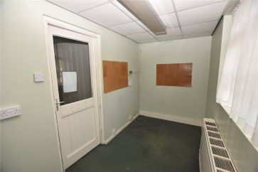 Property for Auction in West Yorkshire - 9 Foxcroft Close, Leeds, West Yorkshire LS6 3NT