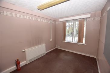 Property for Auction in West Yorkshire - 9 Foxcroft Close, Leeds, West Yorkshire LS6 3NT