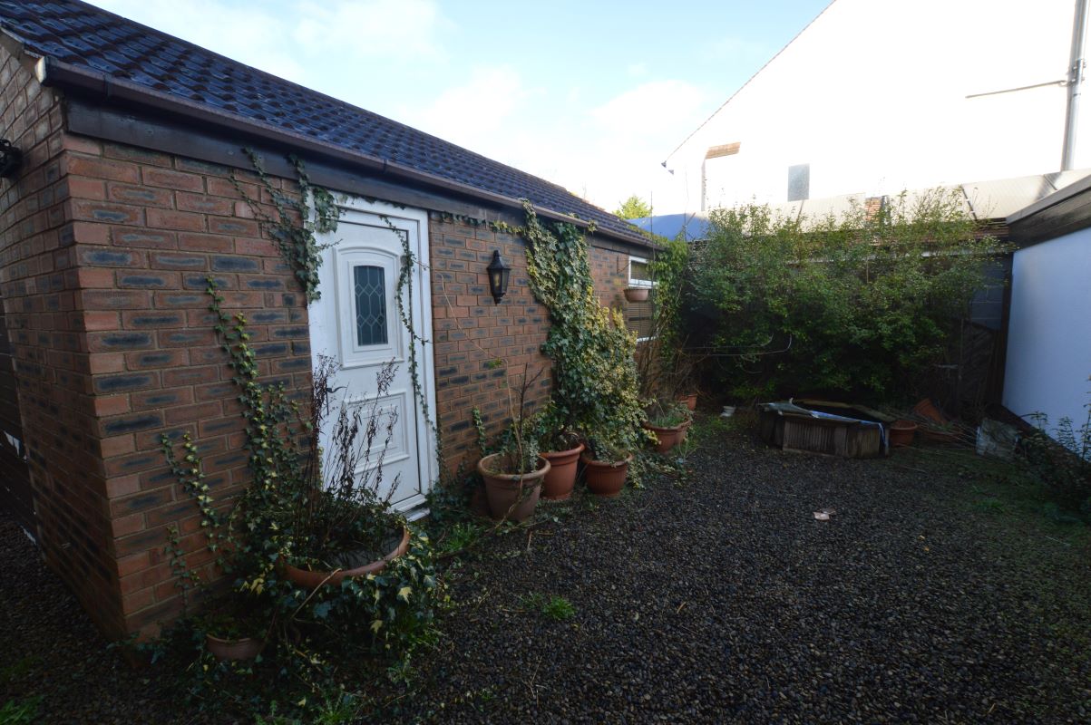 Street Lane, Leeds, West Yorkshire, LS8 2AA - Online Auctions