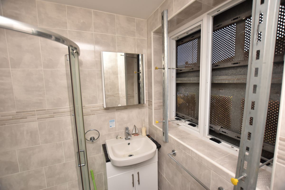 Tenterfield Road, Ossett, West Yorkshire, WF5 0RU - Online Auctions