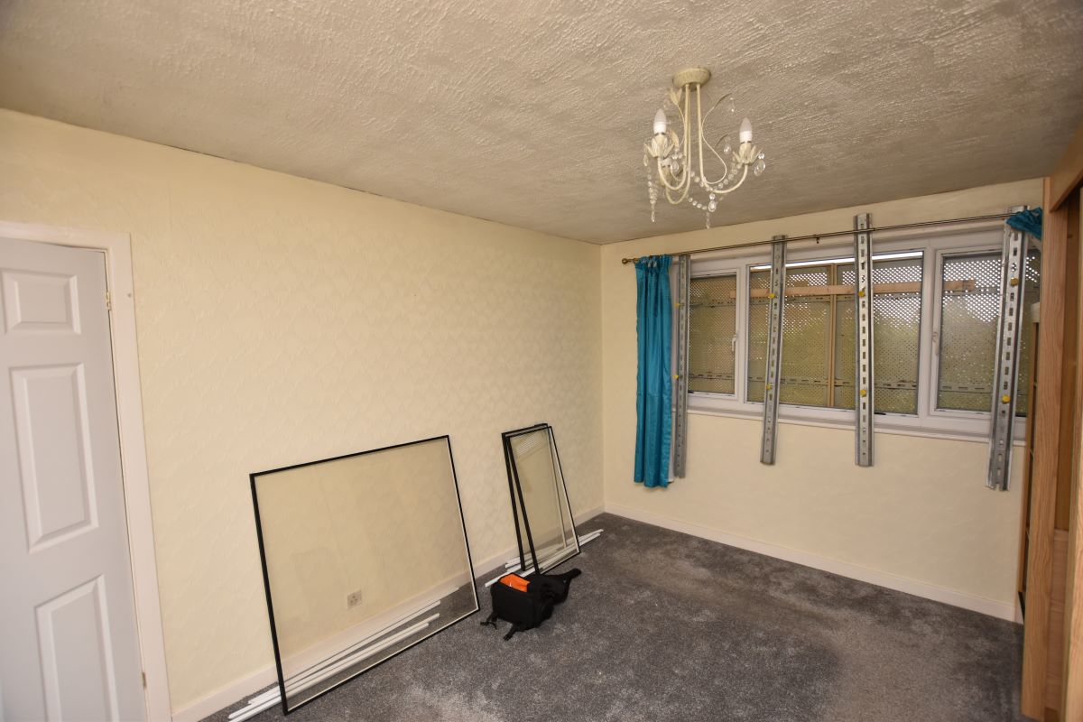 Tenterfield Road, Ossett, West Yorkshire, WF5 0RU - Online Auctions