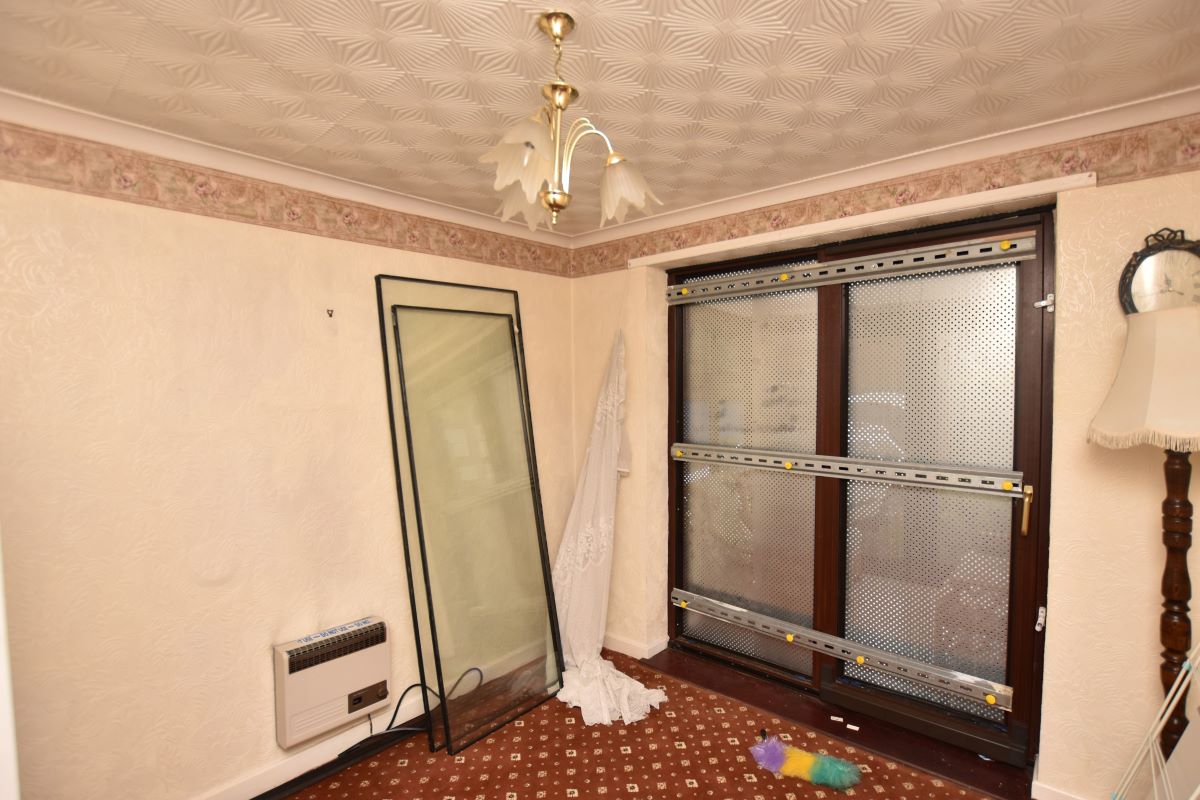 Tenterfield Road, Ossett, West Yorkshire, WF5 0RU - Online Auctions