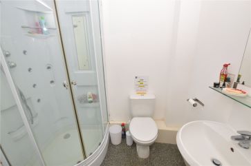 Property for Auction in West Yorkshire - Room 29 St. Anns Lodge, St Anns Lane, Leeds , West Yorkshire LS4 2SJ