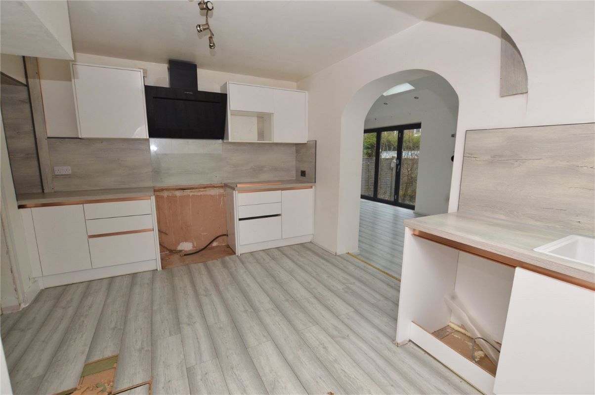 Otley Old Road, Leeds, West Yorkshire, LS16 6LQ - Online Auctions