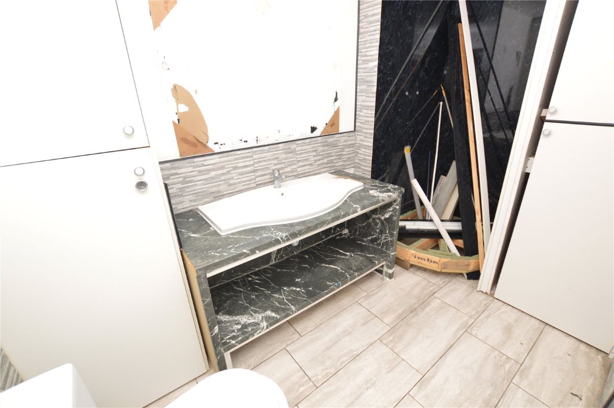 Otley Old Road, Leeds, West Yorkshire, LS16 6LQ - Online Auctions