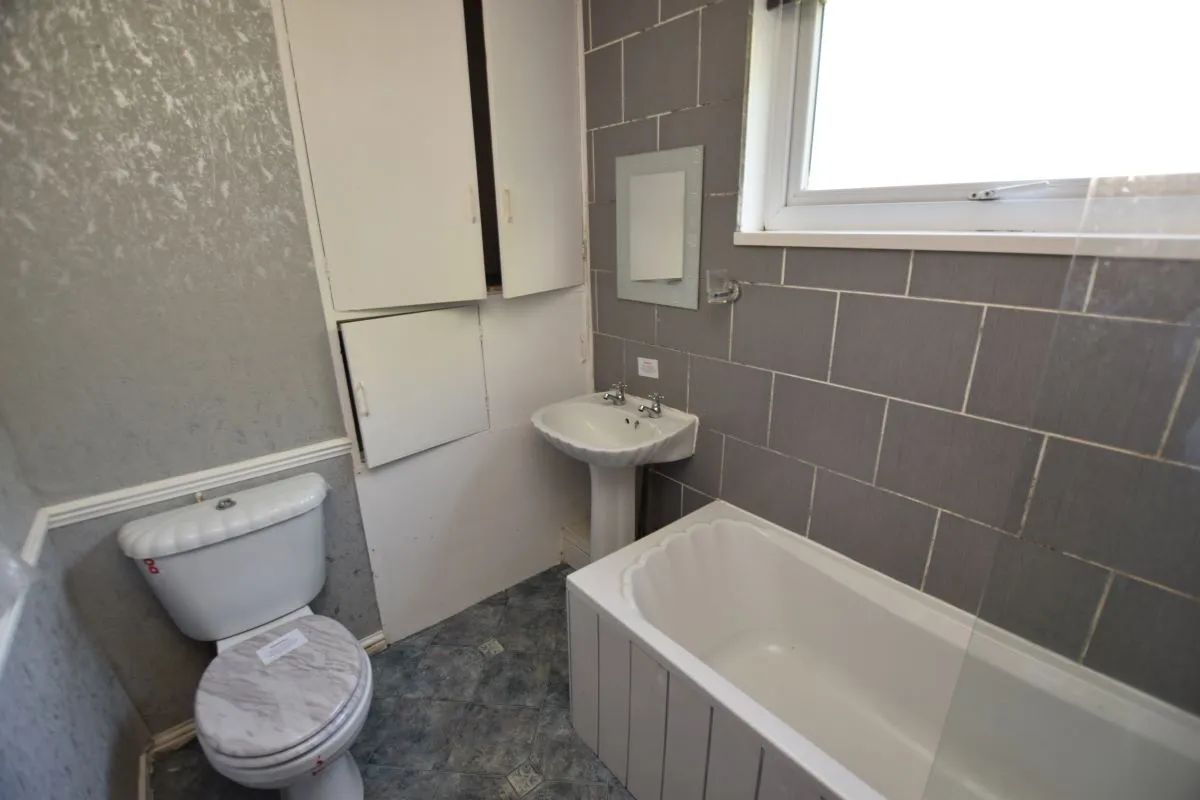 Frizley Gardens, Bradford, West Yorkshire, BD9 4LZ - Online Auctions