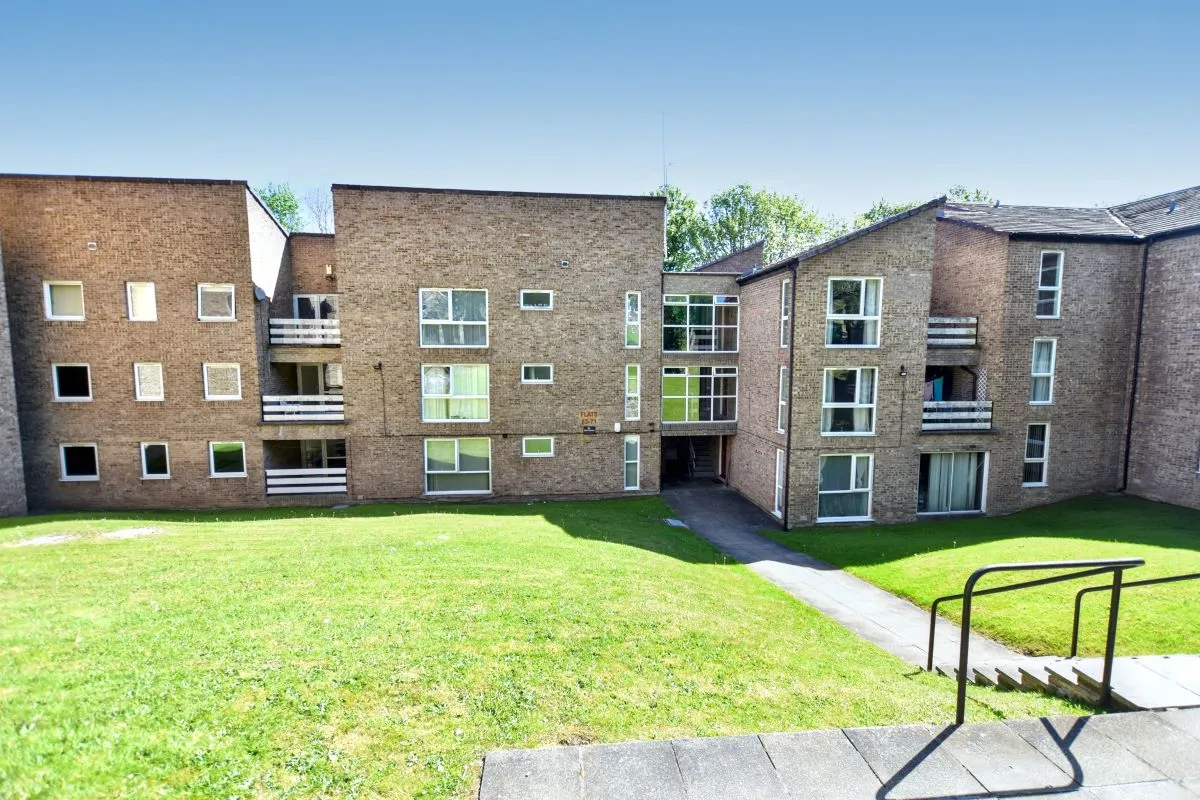 Frizley Gardens, Bradford, West Yorkshire, BD9 4LZ - Online Auctions