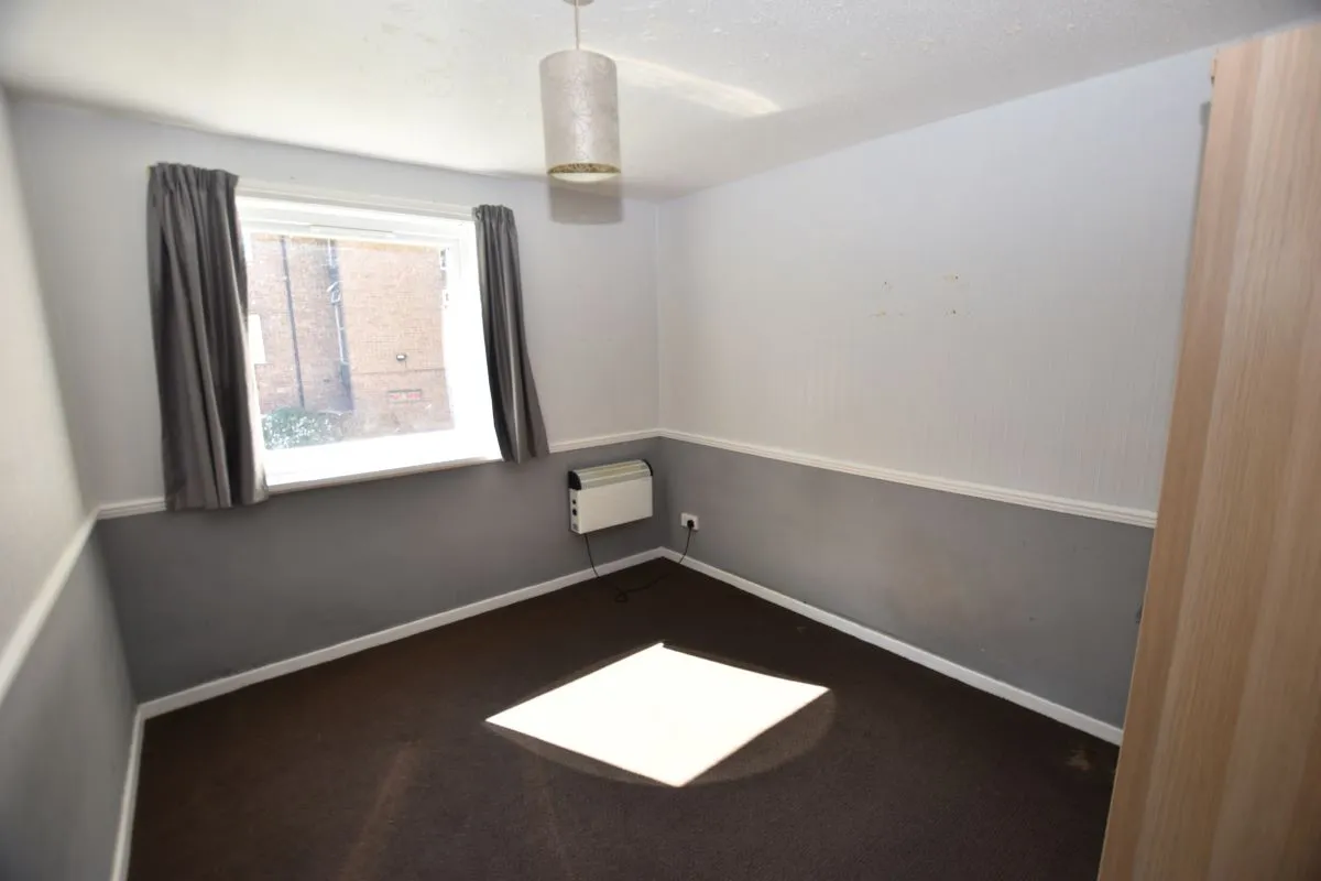 Frizley Gardens, Bradford, West Yorkshire, BD9 4LZ - Online Auctions