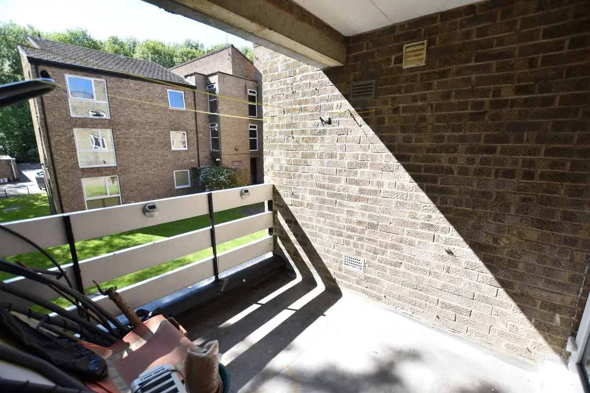 Frizley Gardens, Bradford, West Yorkshire, BD9 4LZ - Online Auctions