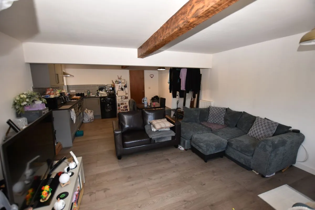 Queen Street, Morley, Leeds, West Yorkshire, LS27 8DW - Online Auctions