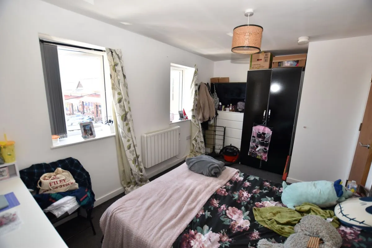 Queen Street, Morley, Leeds, West Yorkshire, LS27 8DW - Online Auctions