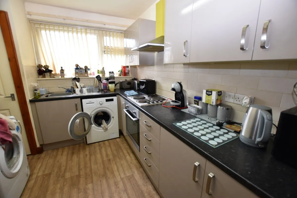 Armley Ridge Road, Leeds, West Yorkshire, LS12 2SU - Online Auctions