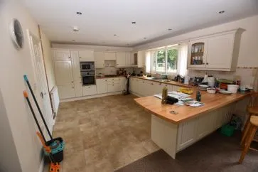 Property for Auction in West Yorkshire - 599A Leeds Road, Wakefield, West Yorkshire WF1 2JL