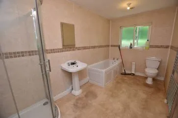 Property for Auction in West Yorkshire - 599A Leeds Road, Wakefield, West Yorkshire WF1 2JL