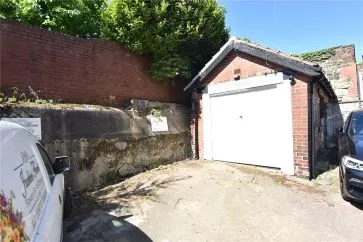 Property for Auction in West Yorkshire - 19-21 Gillygate, Pontefract, West Yorkshire WF8 1PH