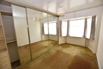 Property for Auction in West Yorkshire - 4 Kingsley Close, Milnthorpe, Wakefield, West Yorkshire WF2 7EB