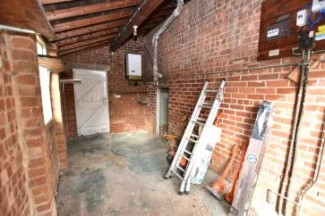 Property for Auction in West Yorkshire - 4 Kingsley Close, Milnthorpe, Wakefield, West Yorkshire WF2 7EB