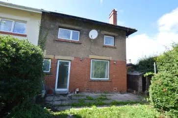 Property for Auction in West Yorkshire - 302 Bradford Road, Otley, West Yorkshire LS21 3LT