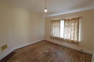 Property for Auction in West Yorkshire - 302 Bradford Road, Otley, West Yorkshire LS21 3LT