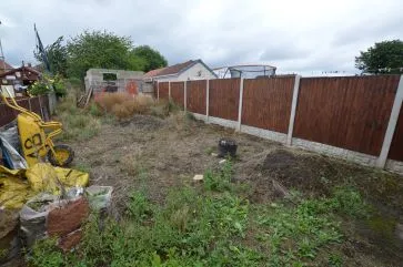 Property for Auction in West Yorkshire - 133 Smeaton Road, Upton, Pontefract, West Yorkshire WF9 1LG