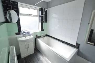 Property for Auction in West Yorkshire - Flat 18 The Square , Castleford, West Yorkshire WF10 3JJ