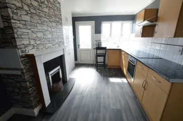 Property for Auction in West Yorkshire - Flat 18 The Square , Castleford, West Yorkshire WF10 3JJ