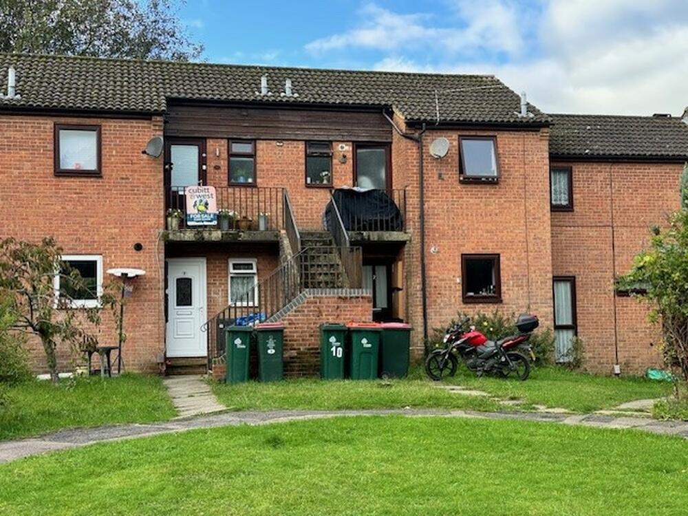 Flat 8, Greenways Walk, Crawley – Auction Property