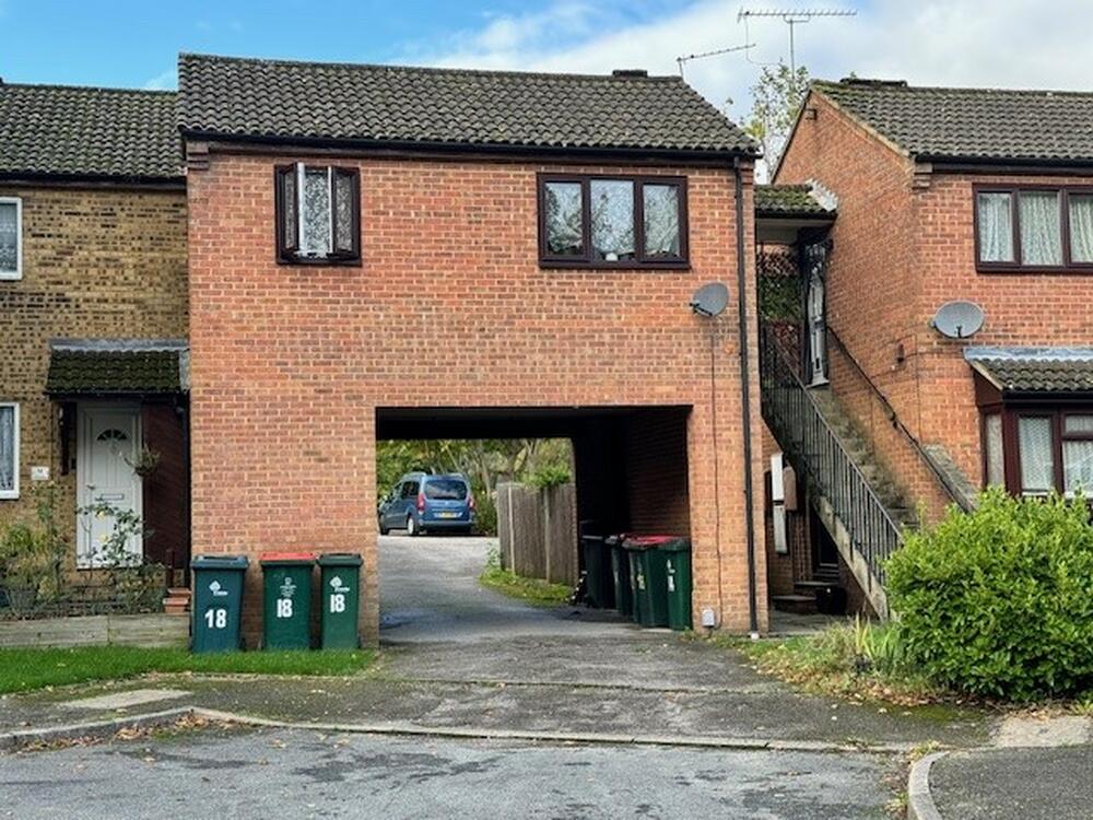 Flat 8, Greenways Walk, Crawley – Auction Property