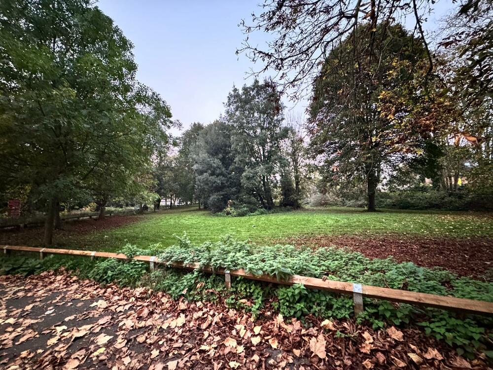 Land lying to the north of Staines bypass, Manor Place, Staines-Upon-Thames – Auction Property