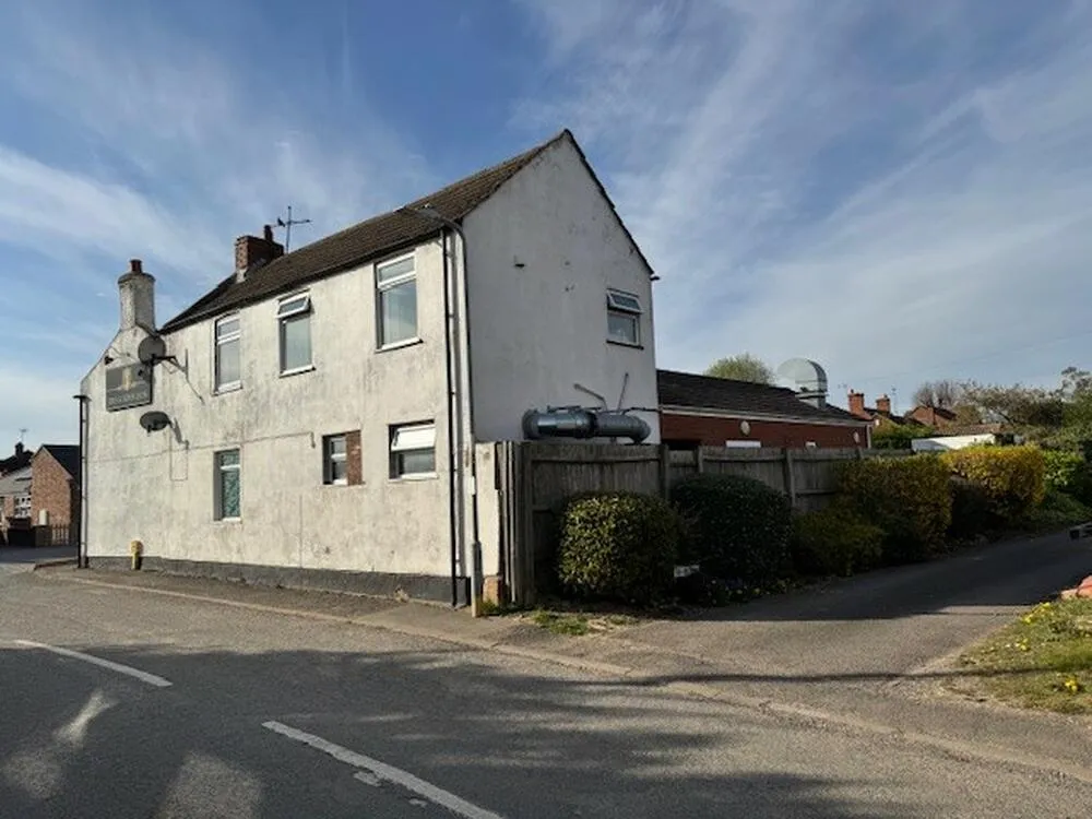 Golden Lion, 73 Seas End Road, Spalding - Auction Property