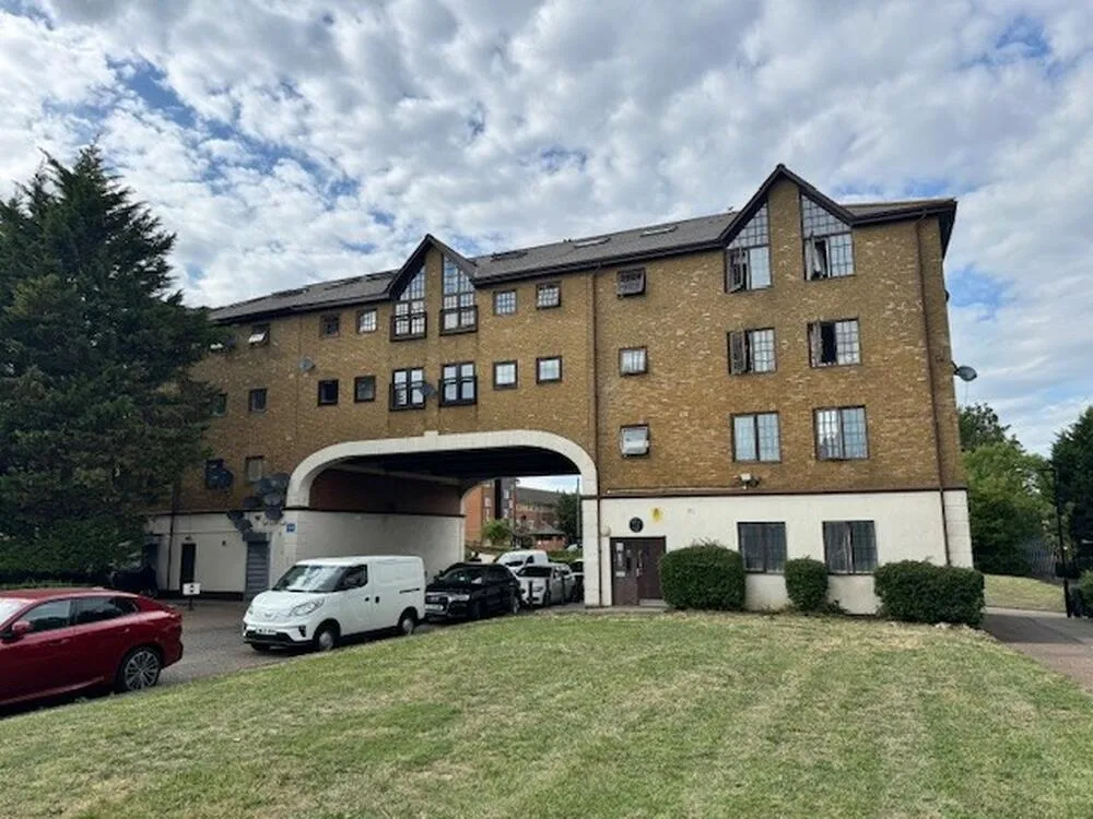 18, Comer Crescent, Southall - Auction Property
