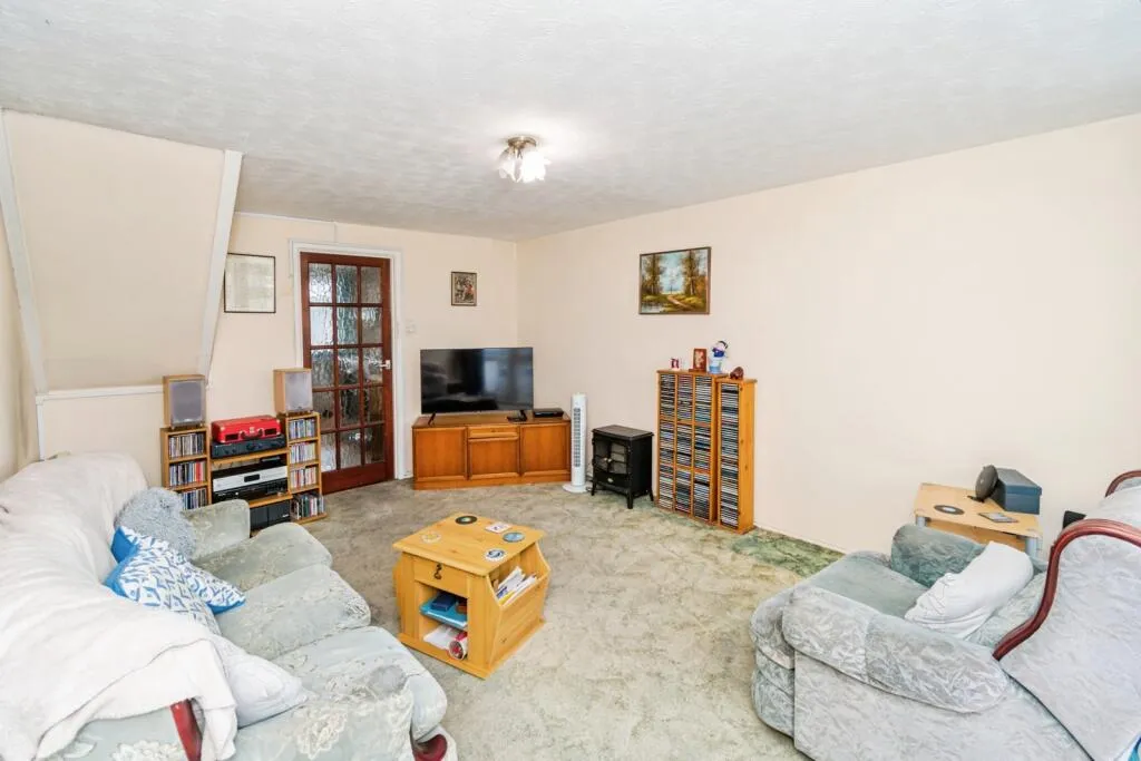 3 bed Maisonette