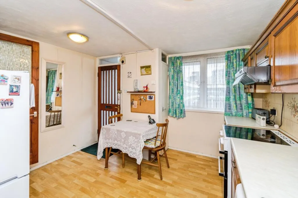 3 bed Maisonette