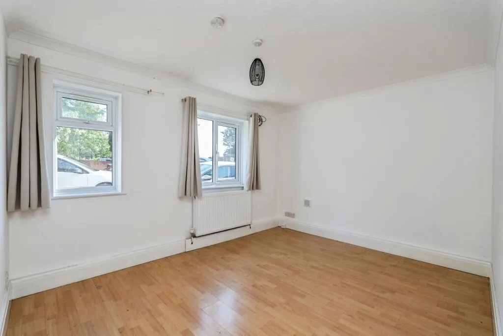 2 bed Ground Flat