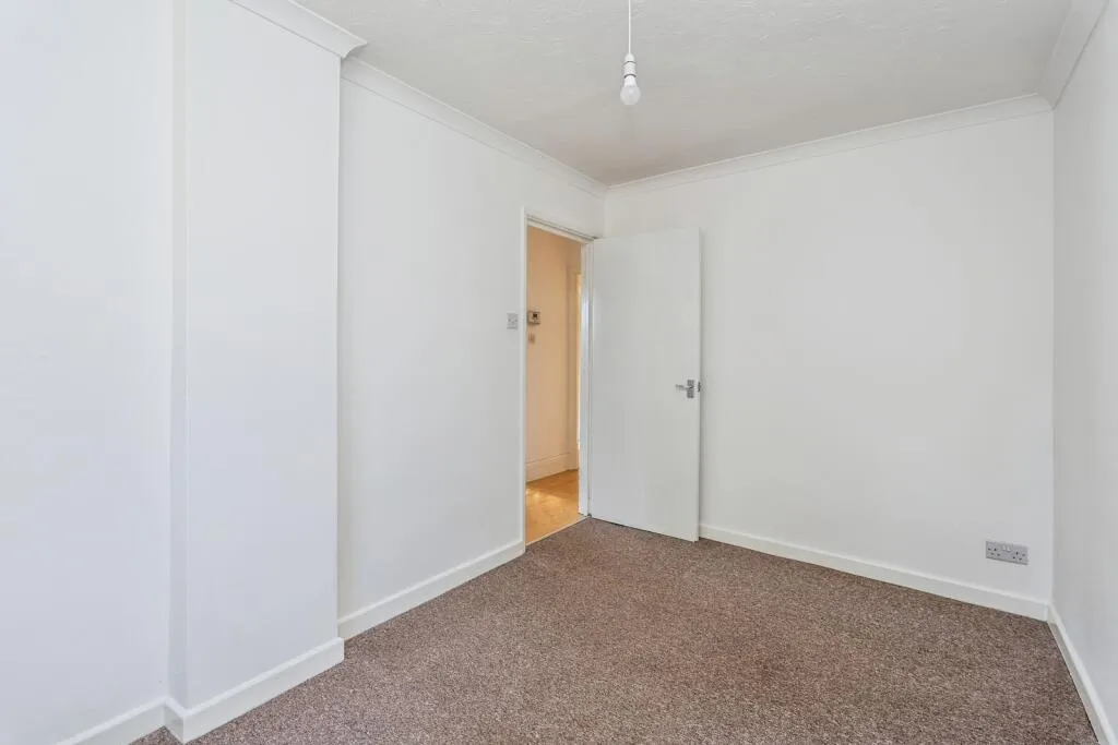 2 bed Ground Flat