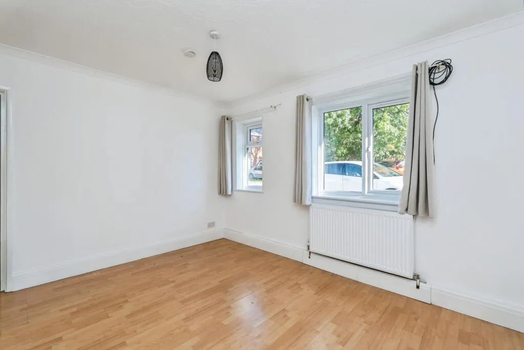 2 bed Ground Flat