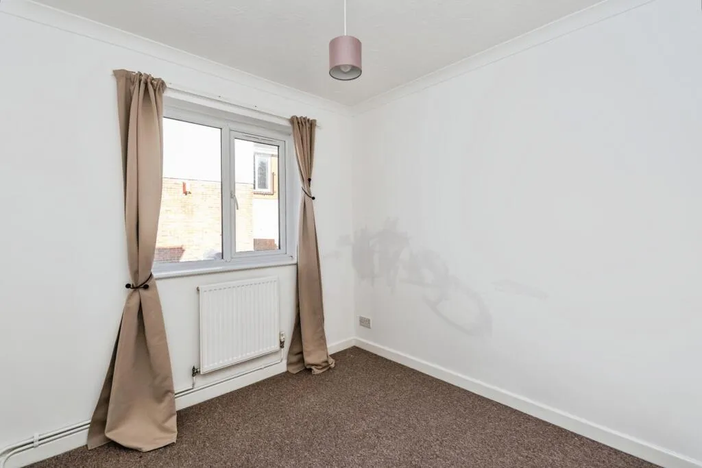 2 bed Ground Flat