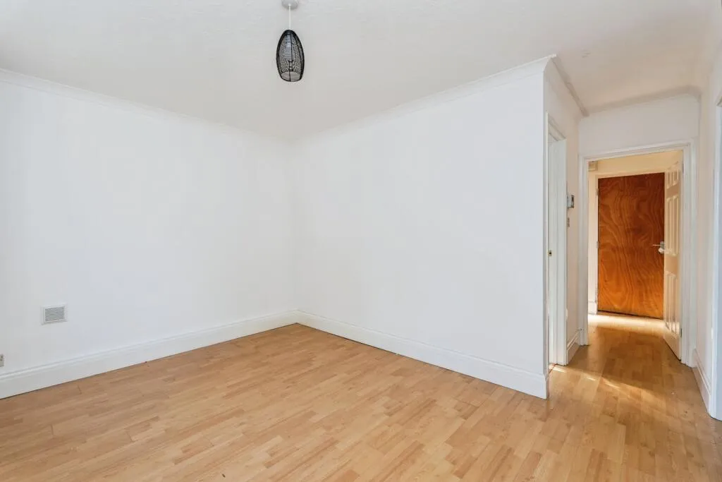 2 bed Ground Flat